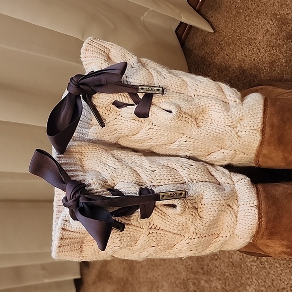 UGG Chestnut Kiandra Knit/Suede Boots - Picture 6 of 13